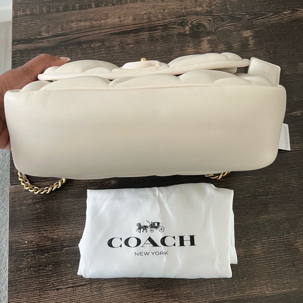 NWT Coach Madison Quilted Bag

Length: 9.25"
Height: 6.75"
Width: 3.25" - Picture 6 of 9